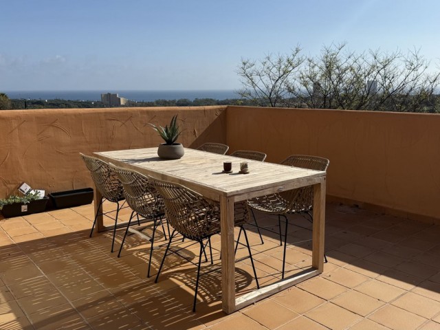 Apartamento con 2 Dormitorios  en Elviria