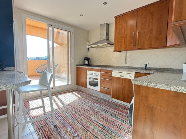 Apartamento con 2 Dormitorios  en Elviria