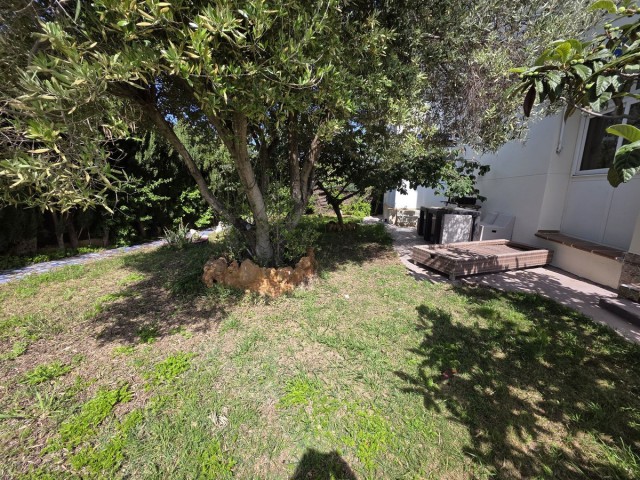 2 Schlafzimmer Apartment in Nueva Andalucía