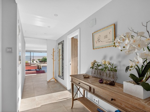 Ático con 3 Dormitorios  en Altos de los Monteros