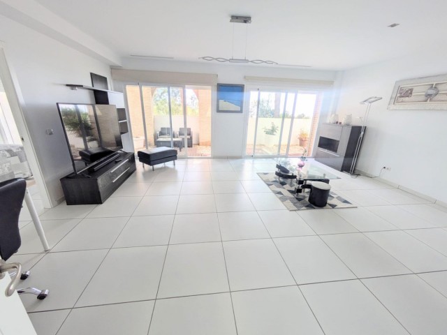 Villa con 4 Dormitorios  en Torremuelle