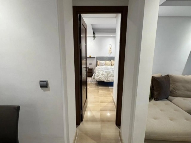 Apartamento con 3 Dormitorios  en Estepona
