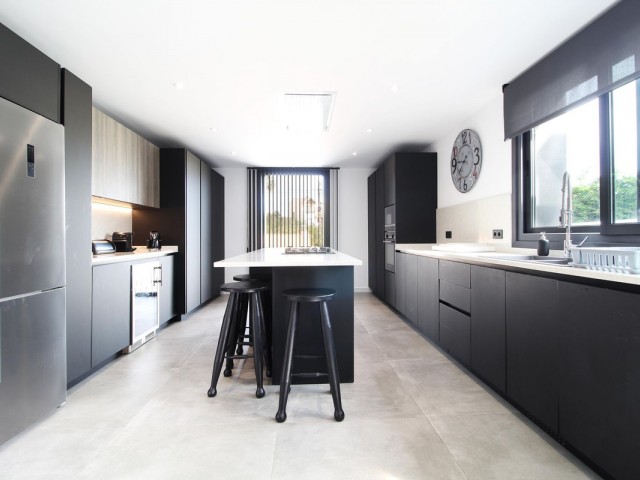 3 Schlafzimmer Villa in San Pedro de Alcántara