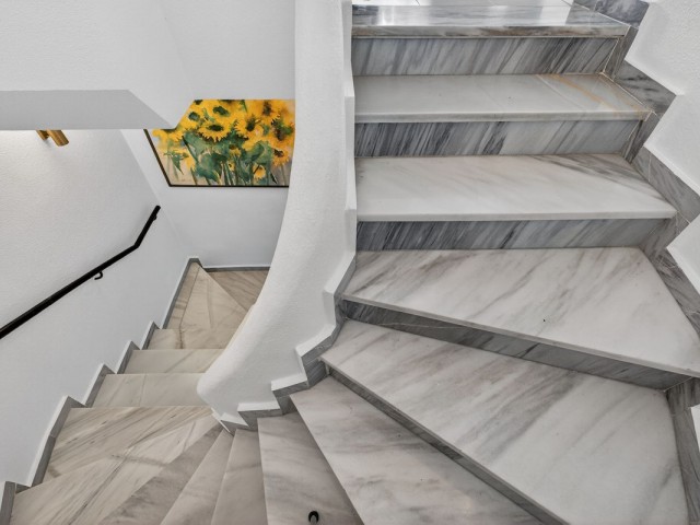 2 Bedrooms Townhouse in Artola