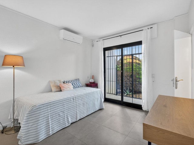 2 Bedrooms Townhouse in Artola