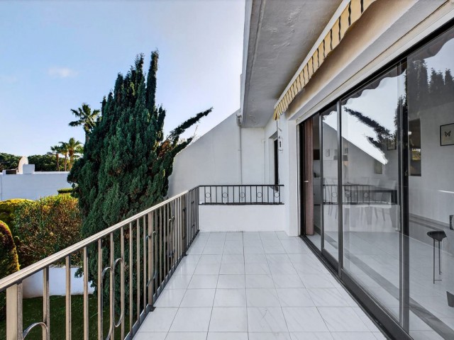 2 Bedrooms Townhouse in Artola