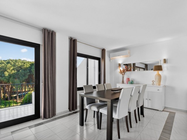 2 Bedrooms Townhouse in Artola