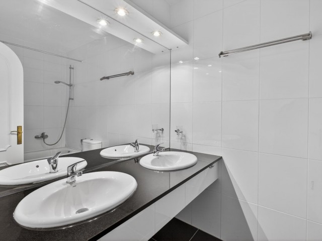 2 Bedrooms Townhouse in Artola