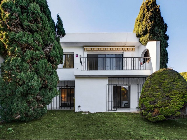 2 Bedrooms Townhouse in Artola