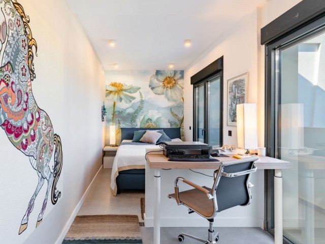 Ático con 2 Dormitorios  en Estepona