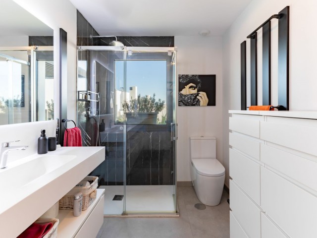 Ático con 2 Dormitorios  en Estepona