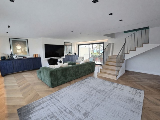 Apartamento con 3 Dormitorios  en Marbella