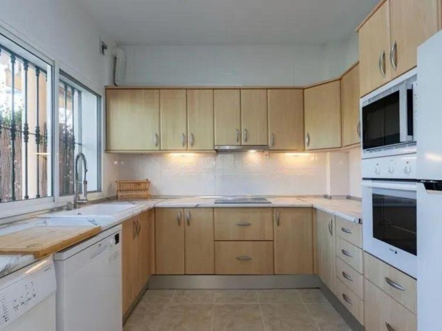 3 Makuuhuoneen Rivitalo Cabopino