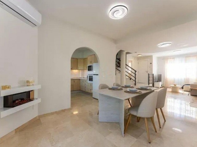 Radhus, Cabopino, R5317318