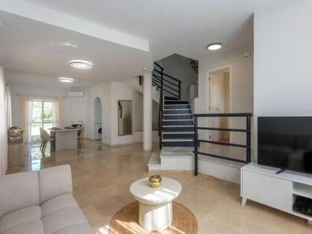 Radhus, Cabopino, R5317318