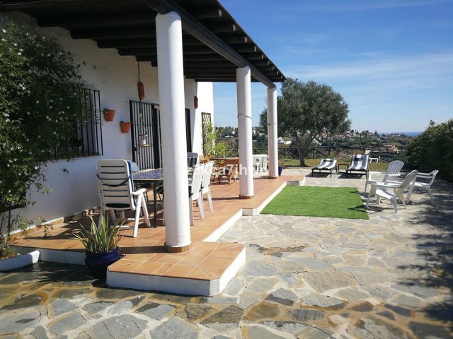 4 Soveroms Villa i Estepona