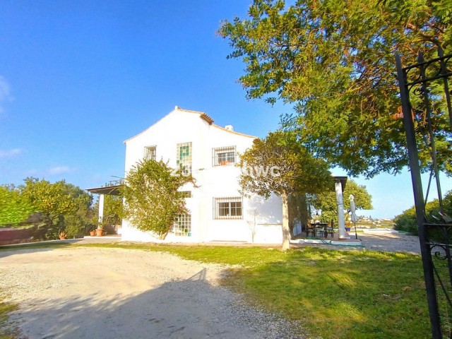 4 Soveroms Villa i Estepona