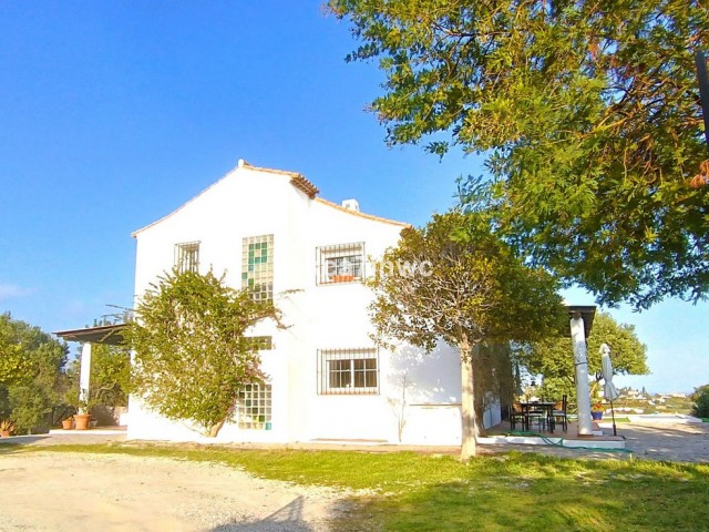 4 Soveroms Villa i Estepona