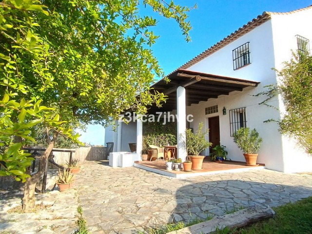 4 Soveroms Villa i Estepona