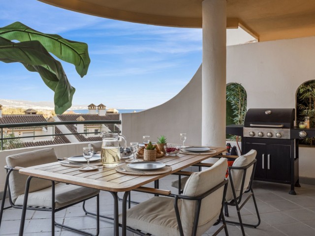 2 Bedrooms Apartment in Nueva Andalucía