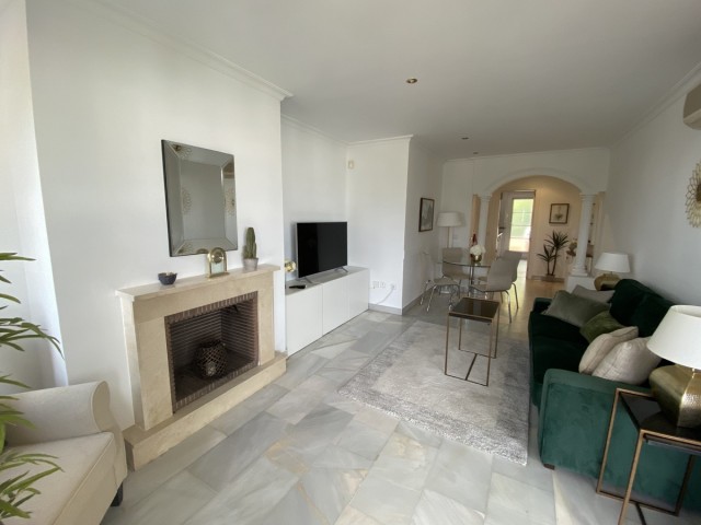 2 Schlafzimmer Apartment in Nueva Andalucía