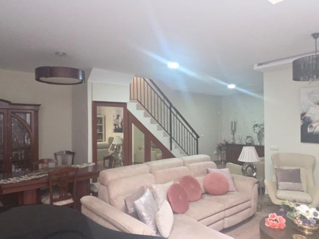 4 Makuuhuoneen Rivitalo Fuengirola