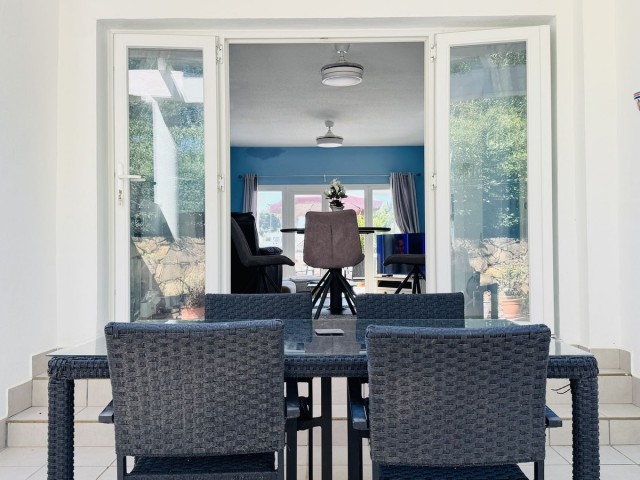 4 Slaapkamer Rijtjeshuis in La Duquesa