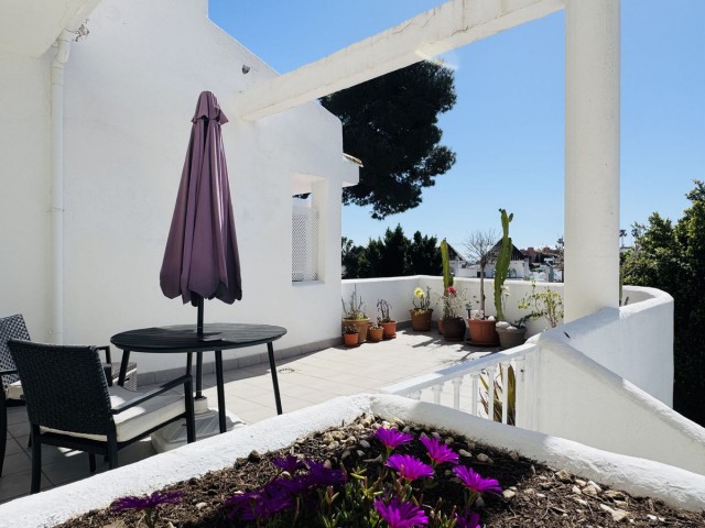 4 Slaapkamer Rijtjeshuis in La Duquesa