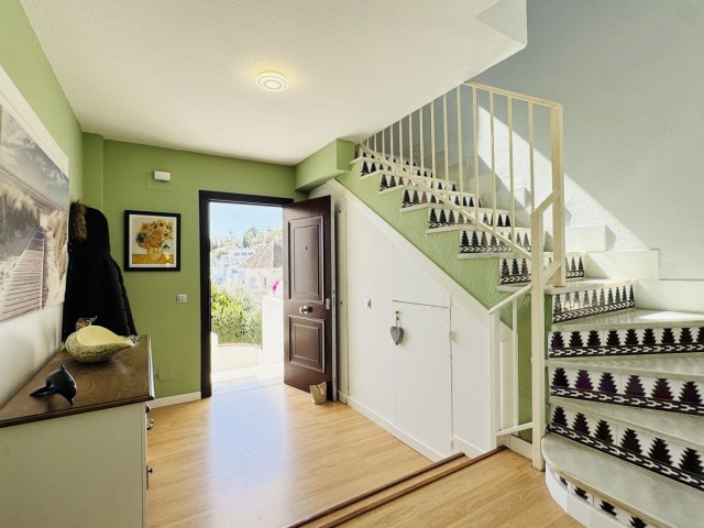 4 Slaapkamer Rijtjeshuis in La Duquesa