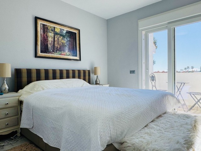 4 Slaapkamer Rijtjeshuis in La Duquesa