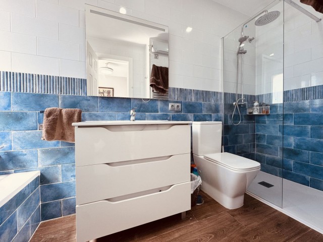 4 Slaapkamer Rijtjeshuis in La Duquesa