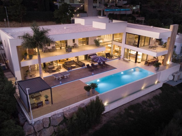 5 Soveroms Villa i Benahavís
