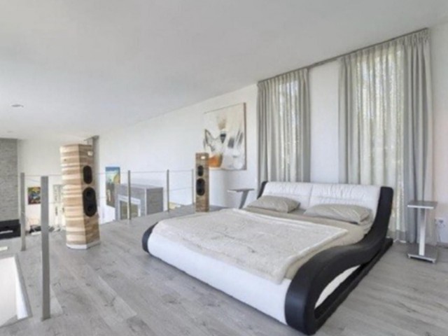 3 Soveroms Villa i Benahavís