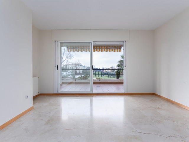 3 Bedrooms Apartment in Guadalmina Alta