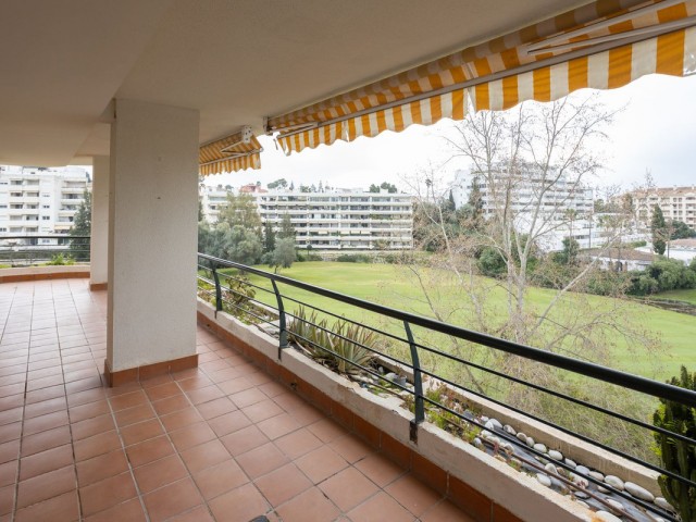 3 Bedrooms Apartment in Guadalmina Alta