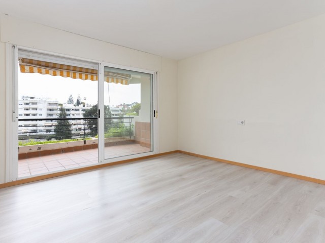 3 Bedrooms Apartment in Guadalmina Alta