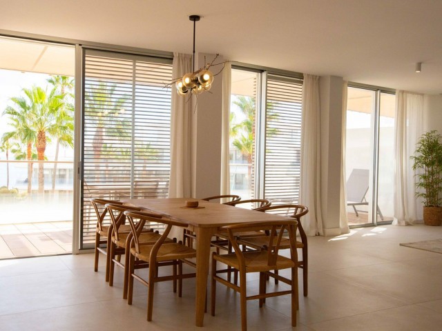 Appartement avec 3 Chambres  à Estepona