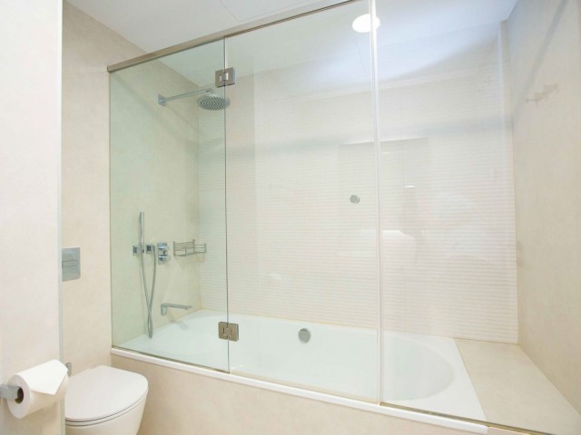 Appartement avec 3 Chambres  à Estepona