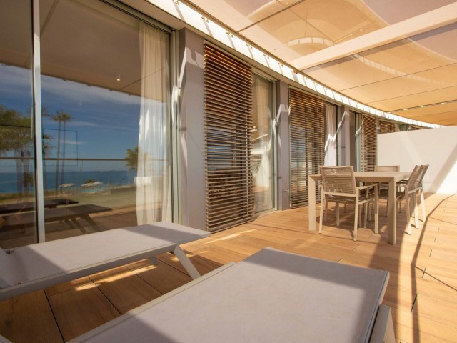 Appartement avec 3 Chambres  à Estepona