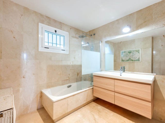 2 Makuuhuoneen Huoneisto Guadalmina Alta