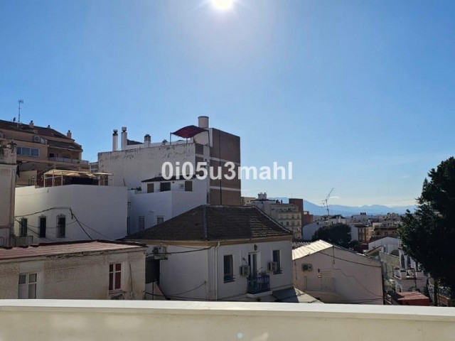 4 Bedrooms Apartment in Málaga
