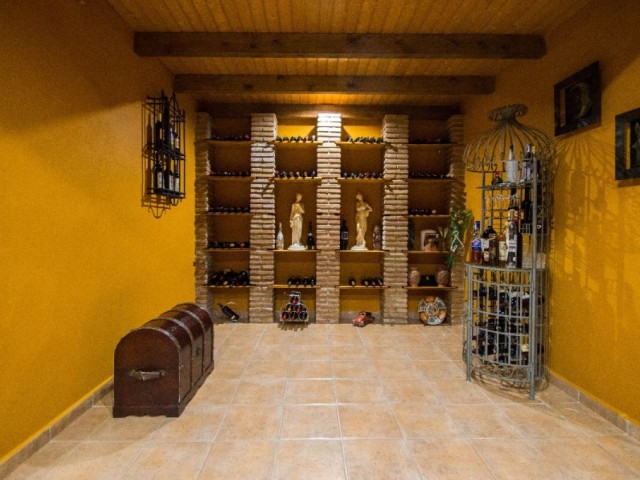 Villa con 4 Dormitorios  en Campo Mijas