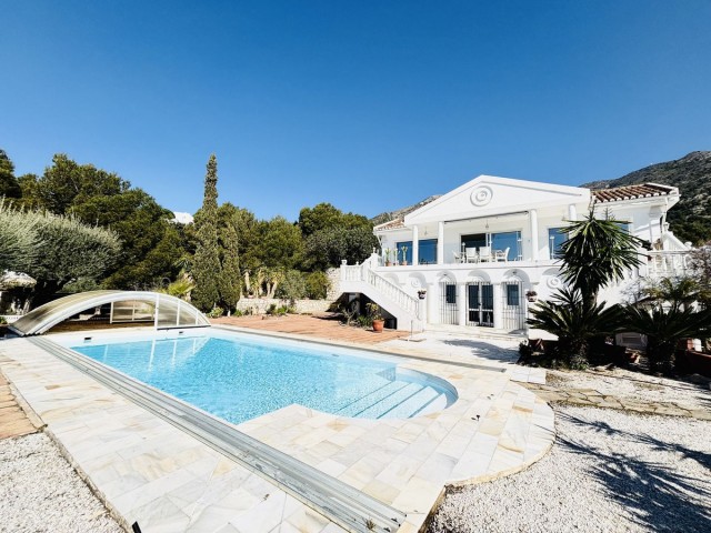 5 Slaapkamer Villa in Valtocado