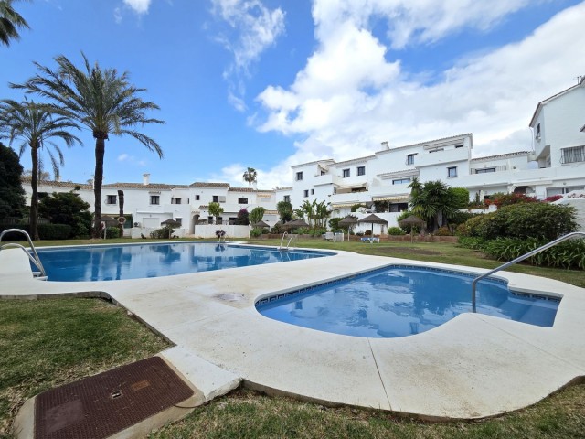 2 Soveroms Rekkehus i Nueva Andalucía