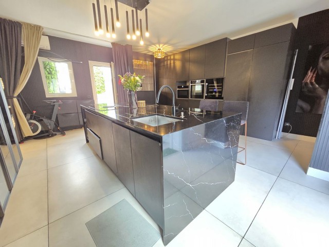 2 Soveroms Rekkehus i Nueva Andalucía