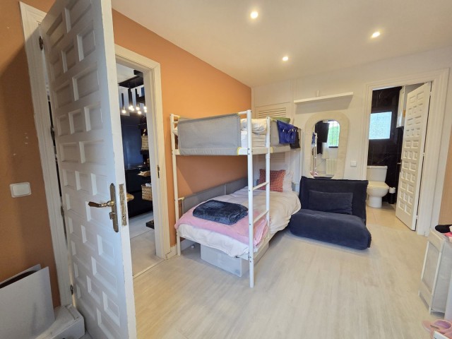 2 Soveroms Rekkehus i Nueva Andalucía