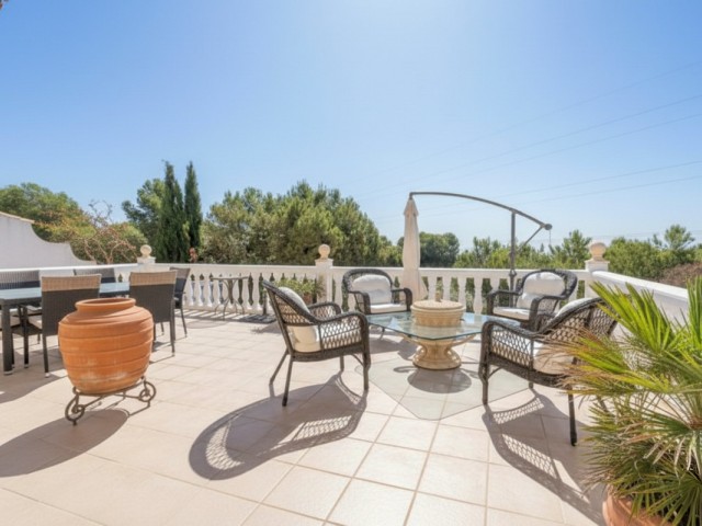 6 Soveroms Villa i Estepona