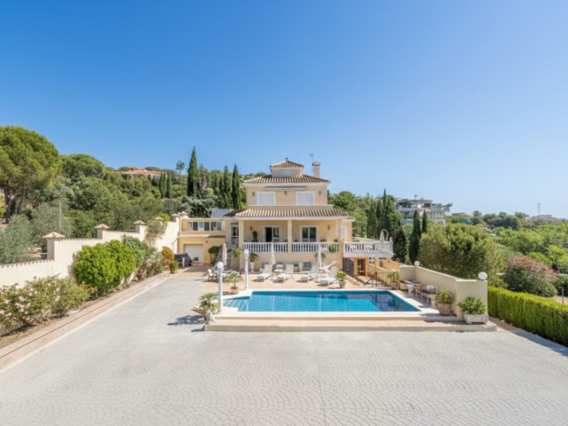 6 Soveroms Villa i Estepona