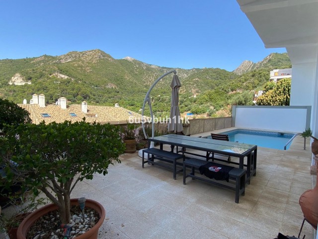 5 Makuuhuoneen Rivitalo Ojén