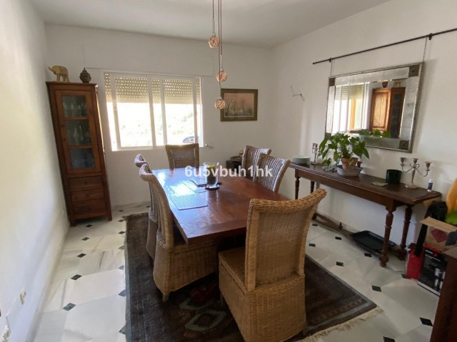 5 Makuuhuoneen Rivitalo Ojén